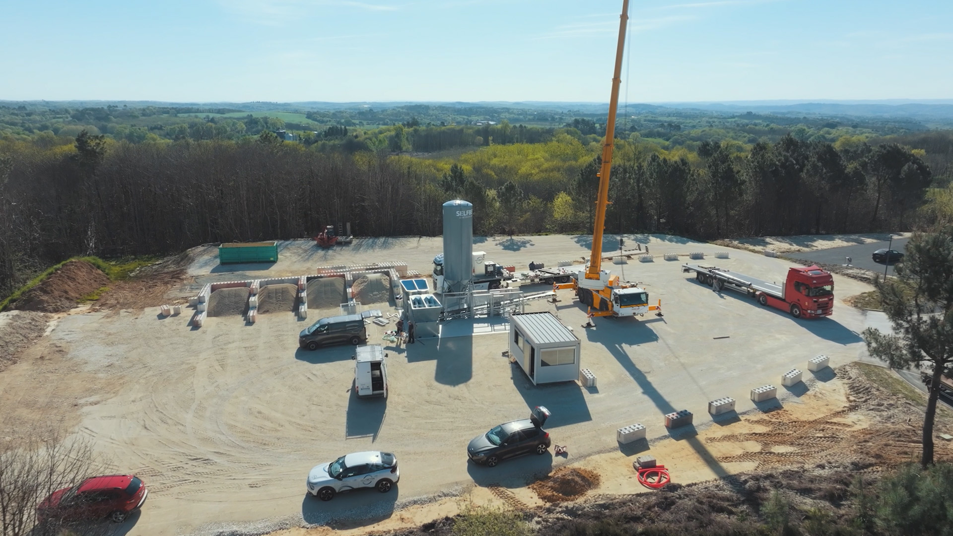 Vue aérienne du site H24 Béton à Marcillac-Saint-Quentin, près de Sarlat